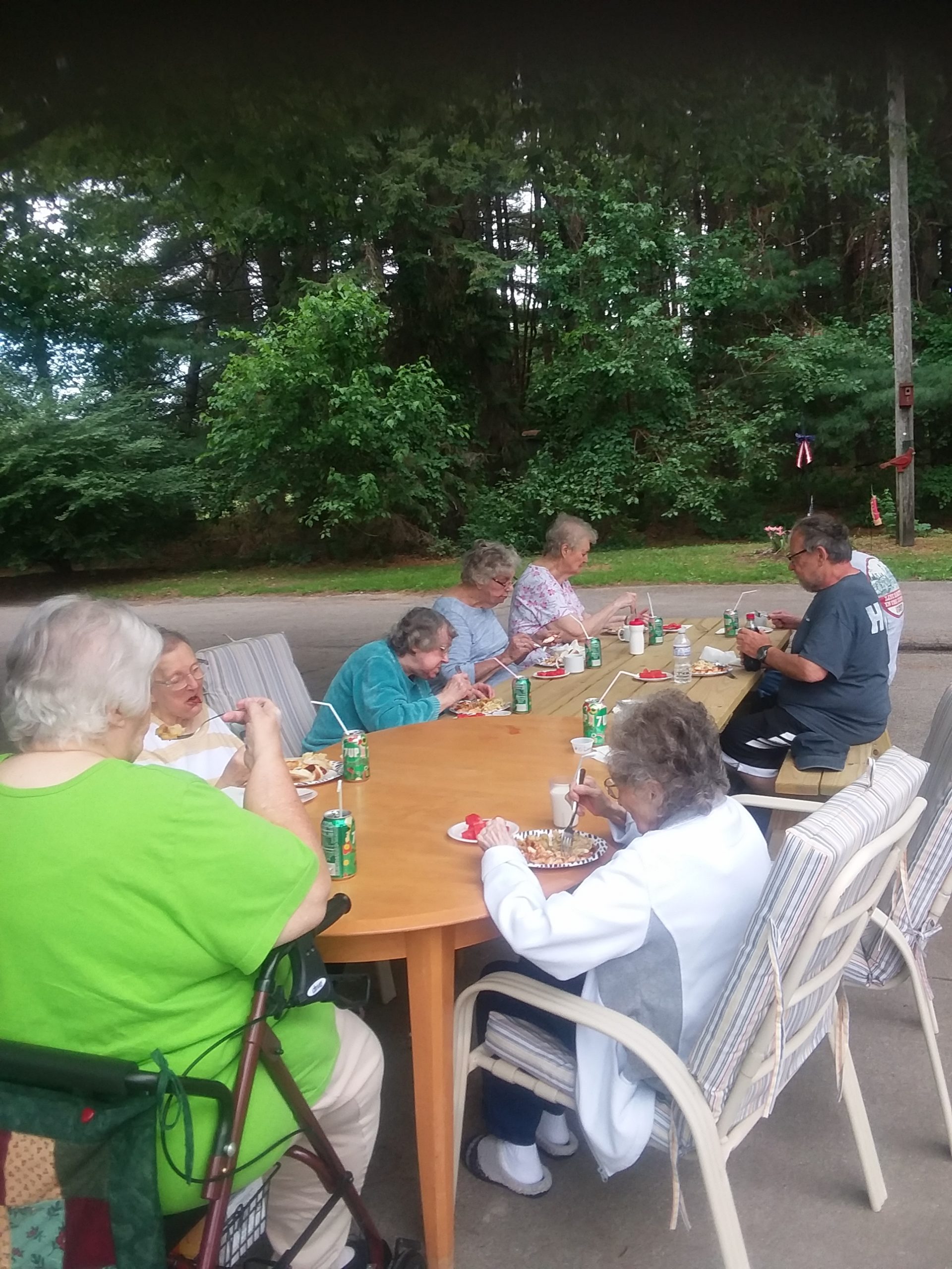 Grounds and country setting at Pine Haven
